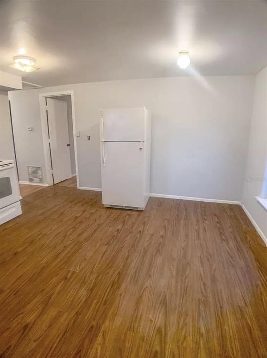 For Rent: $1,895 (2 beds, 1 baths, 900 Square Feet)