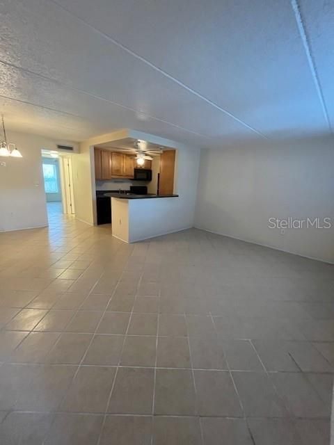 For Rent: $1,750 (1 beds, 1 baths, 747 Square Feet)