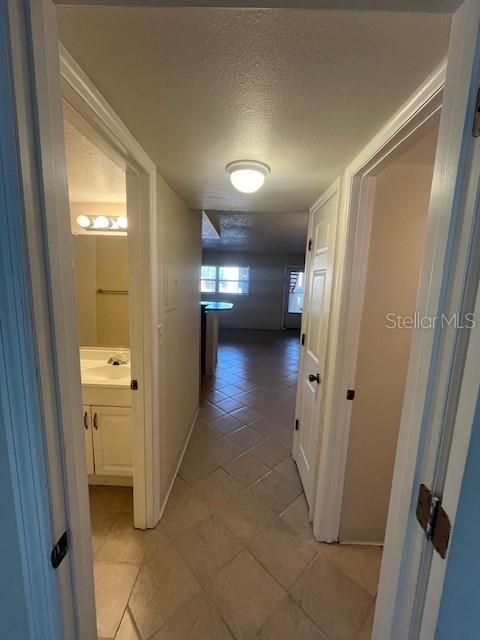 For Rent: $1,750 (1 beds, 1 baths, 747 Square Feet)