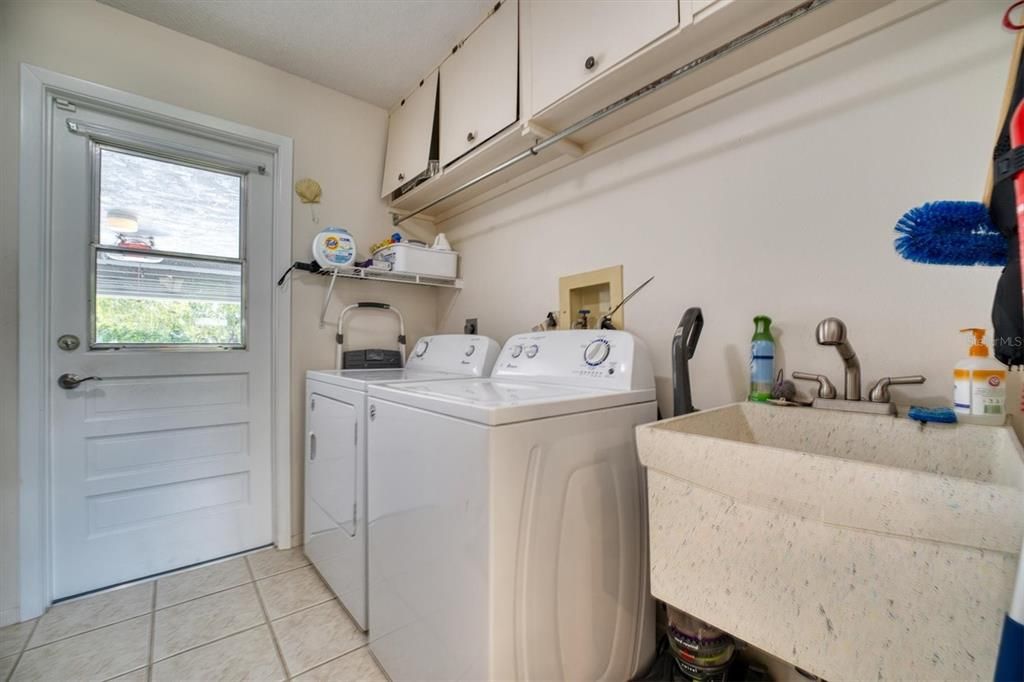 For Sale: $369,900 (2 beds, 2 baths, 1753 Square Feet)