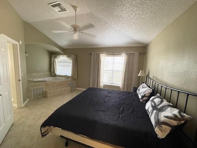 For Rent: $2,500 (2 beds, 2 baths, 1309 Square Feet)