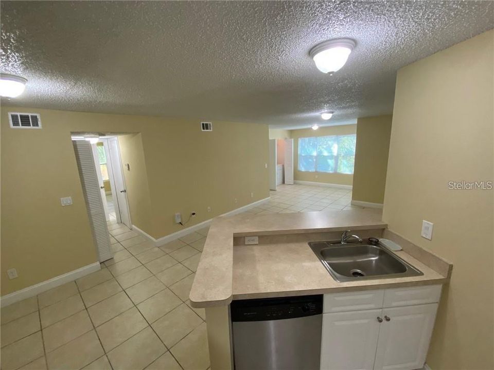 For Rent: $1,800 (2 beds, 2 baths, 1054 Square Feet)