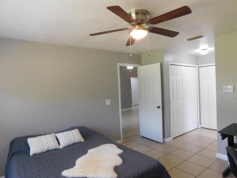 For Rent: $2,100 (3 beds, 2 baths, 1201 Square Feet)