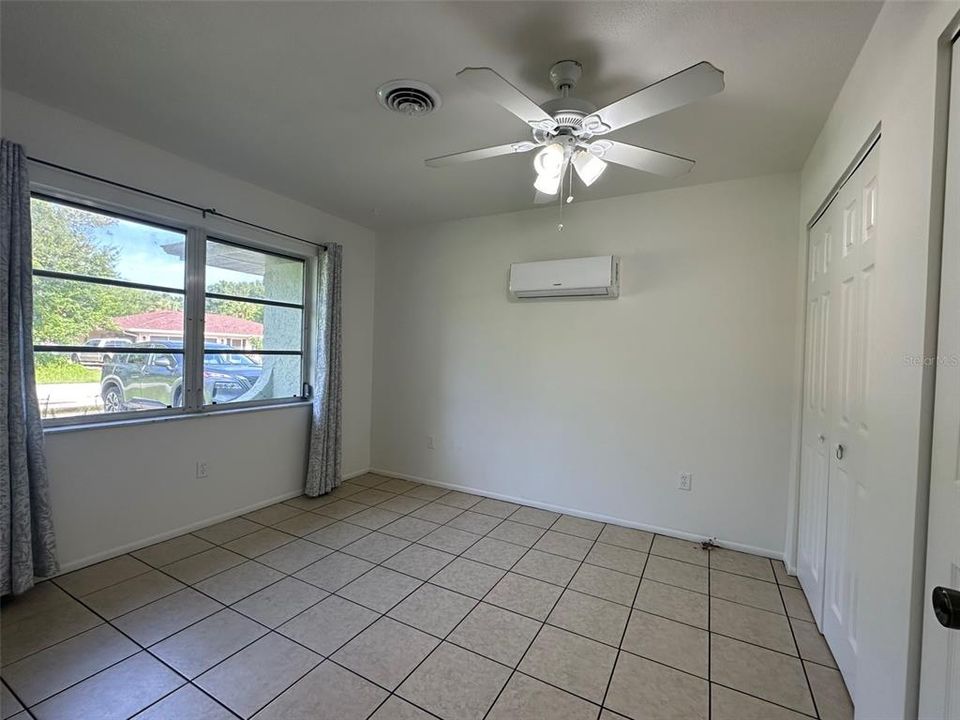 Active With Contract: $1,800 (2 beds, 2 baths, 1012 Square Feet)