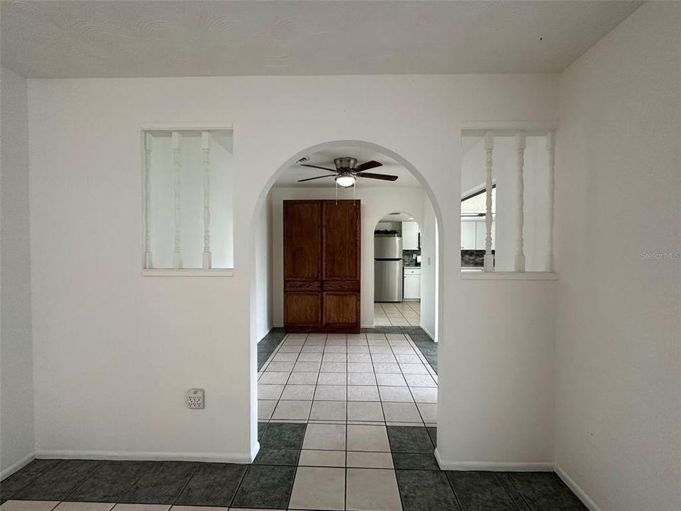 Active With Contract: $1,800 (2 beds, 2 baths, 1012 Square Feet)