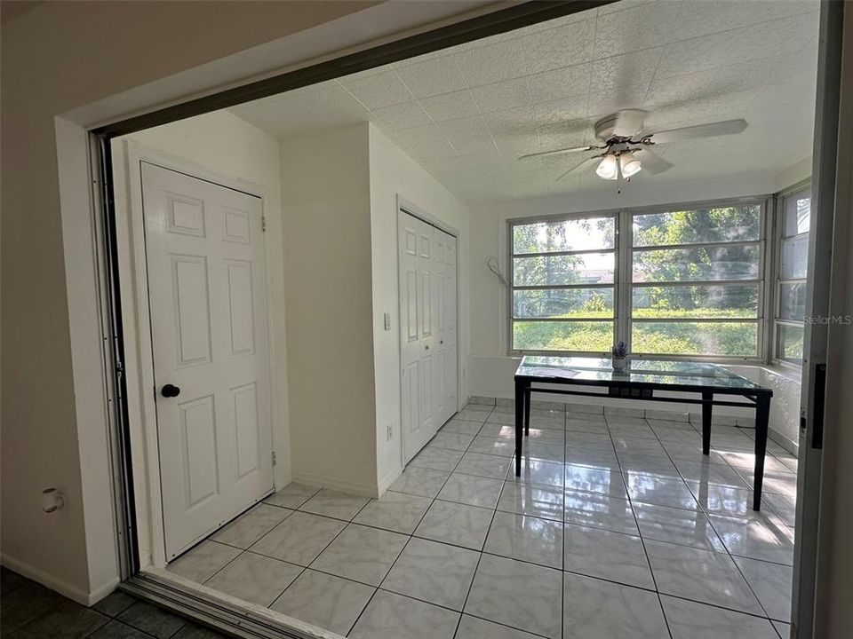 Active With Contract: $1,800 (2 beds, 2 baths, 1012 Square Feet)