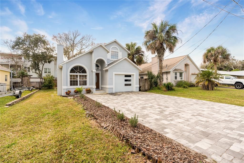 For Sale: $685,000 (3 beds, 2 baths, 1284 Square Feet)