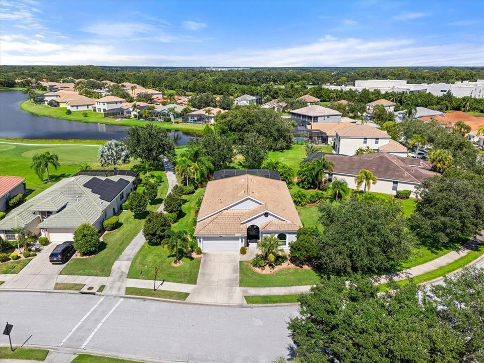 For Sale: $699,900 (3 beds, 2 baths, 2162 Square Feet)