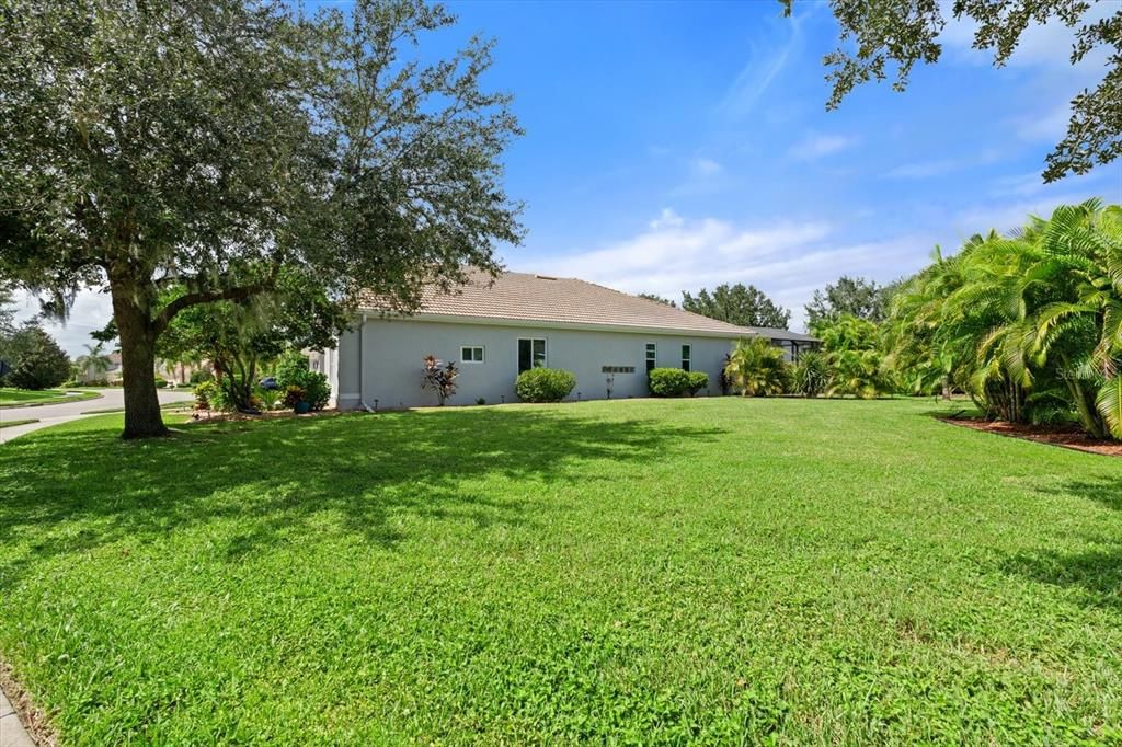 For Sale: $699,900 (3 beds, 2 baths, 2162 Square Feet)