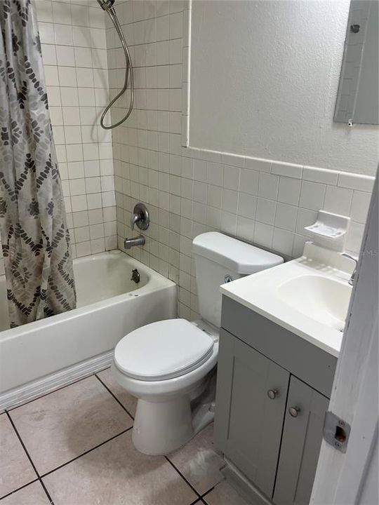 For Rent: $1,300 (2 beds, 1 baths, 792 Square Feet)