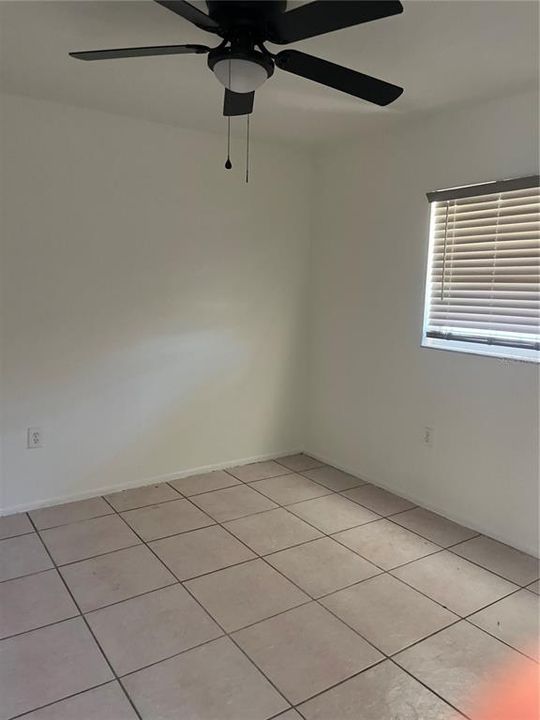 For Rent: $1,300 (2 beds, 1 baths, 792 Square Feet)