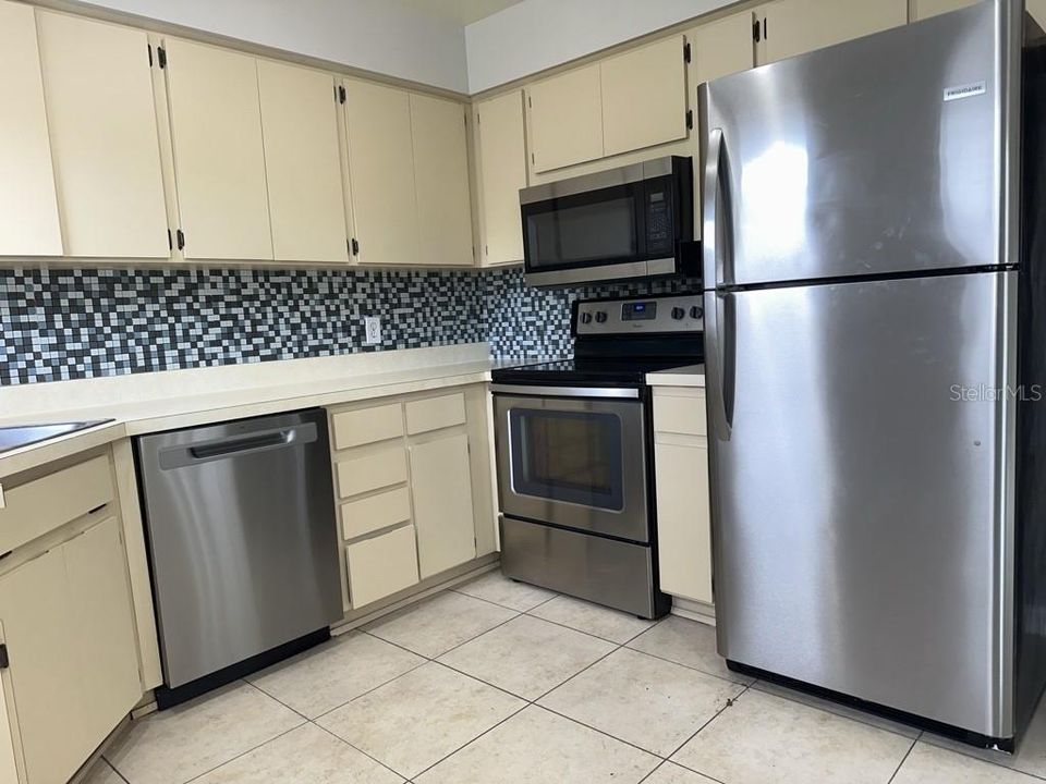 For Sale: $410,000 (3 beds, 2 baths, 1680 Square Feet)