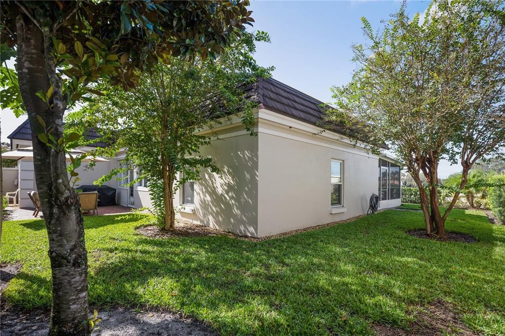 For Sale: $1,650,000 (3 beds, 2 baths, 2107 Square Feet)