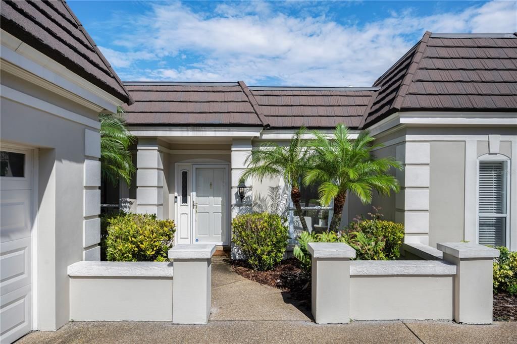 For Sale: $1,650,000 (3 beds, 2 baths, 2107 Square Feet)