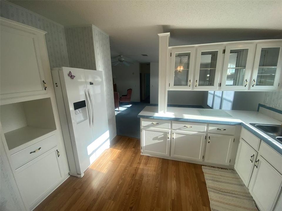 For Rent: $2,200 (3 beds, 2 baths, 1904 Square Feet)