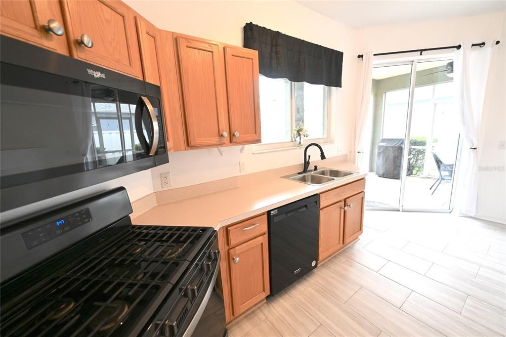 For Rent: $2,600 (3 beds, 2 baths, 1342 Square Feet)