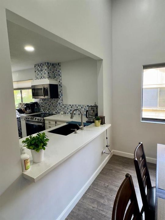 For Sale: $389,000 (2 beds, 2 baths, 1423 Square Feet)