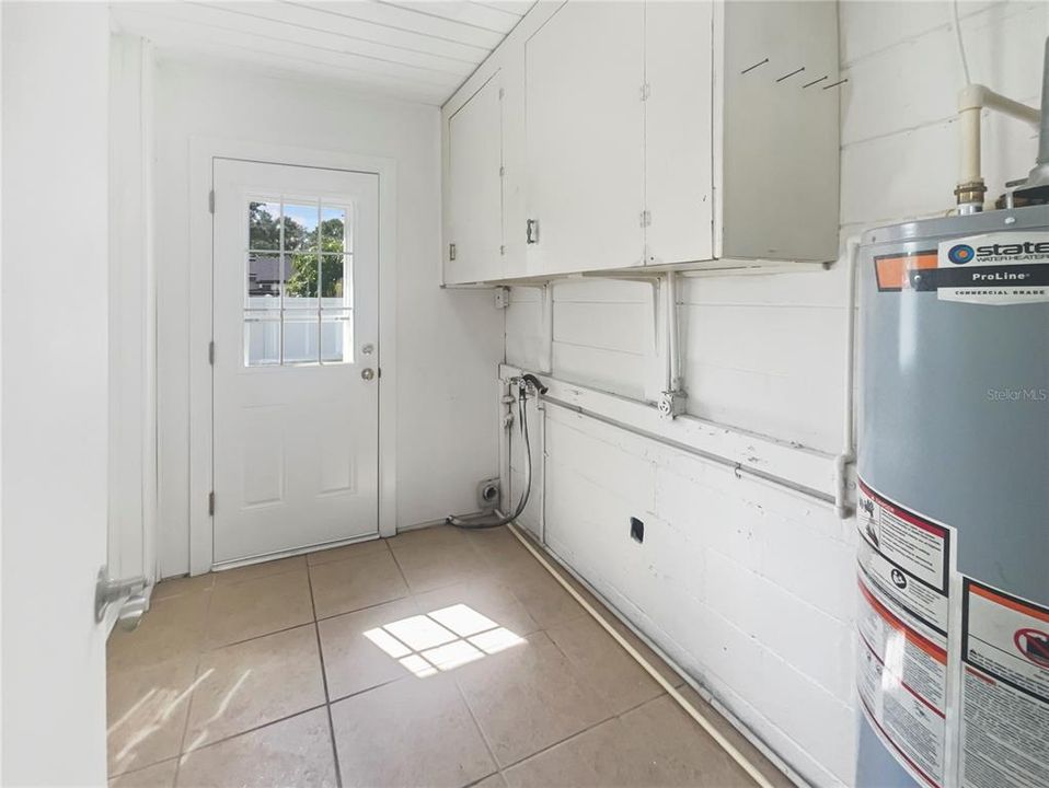 For Sale: $225,000 (2 beds, 1 baths, 1656 Square Feet)