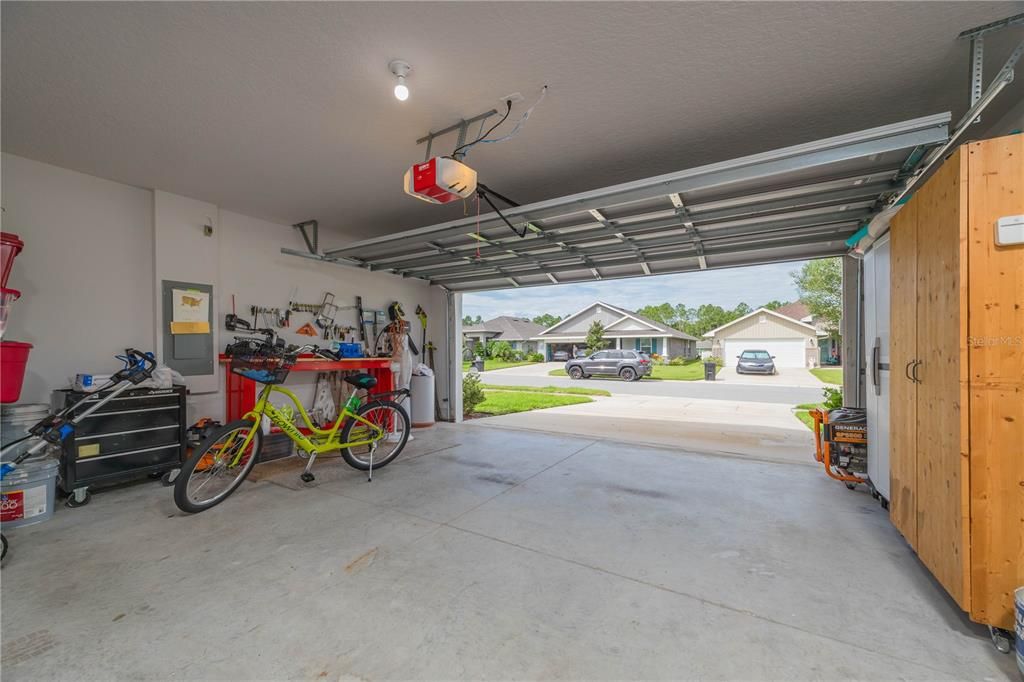 For Sale: $379,900 (3 beds, 2 baths, 1907 Square Feet)