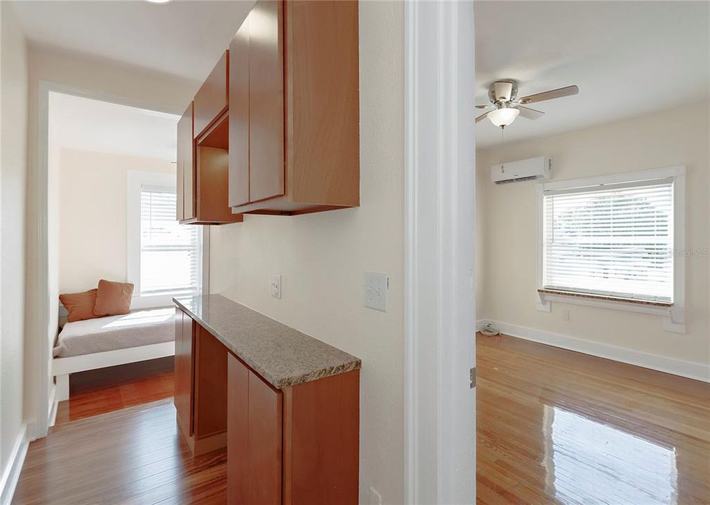 For Rent: $1,399 (2 beds, 1 baths, 862 Square Feet)