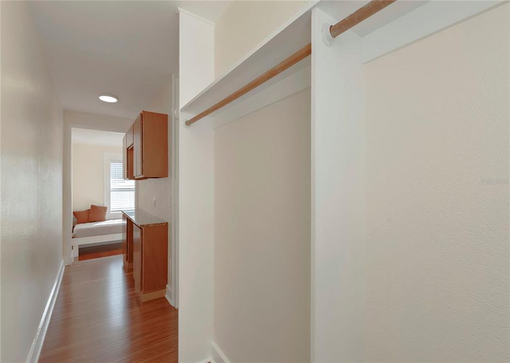 For Rent: $1,499 (2 beds, 1 baths, 862 Square Feet)