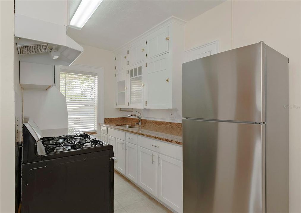 For Rent: $1,399 (2 beds, 1 baths, 862 Square Feet)