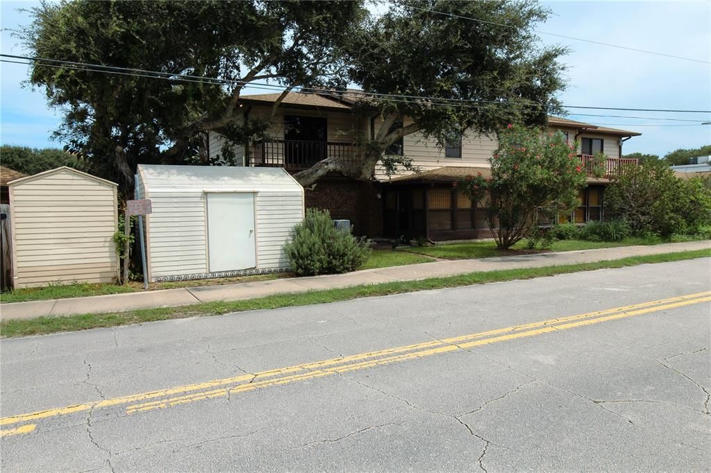 For Sale: $487,000 (3 beds, 2 baths, 1637 Square Feet)