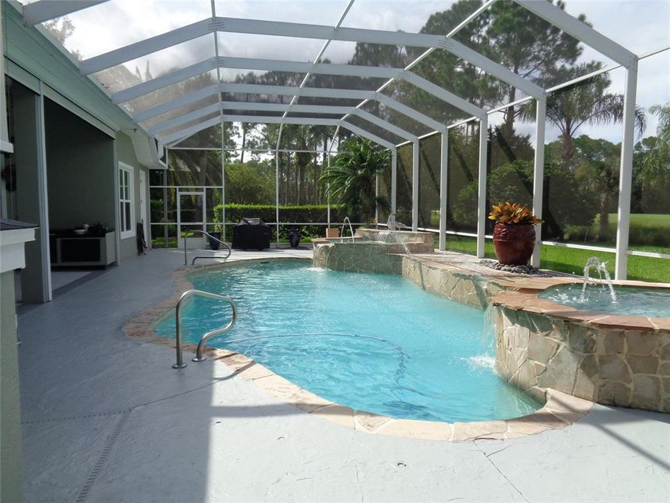 Left Side Pool/Lanai