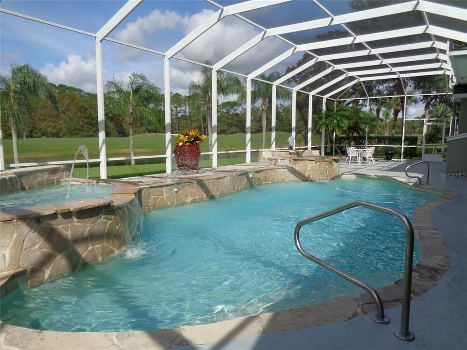 Right-side Pool/Lanai