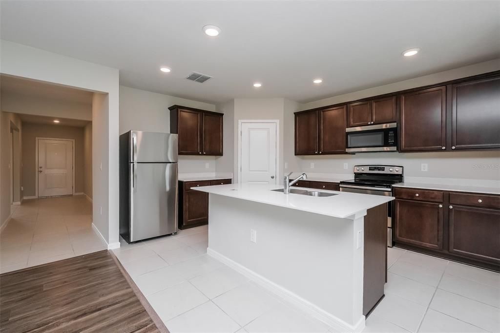 For Rent: $2,249 (3 beds, 2 baths, 1817 Square Feet)