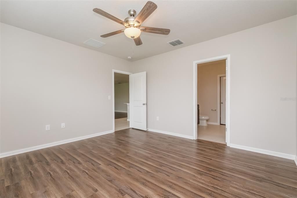 For Rent: $2,249 (3 beds, 2 baths, 1817 Square Feet)