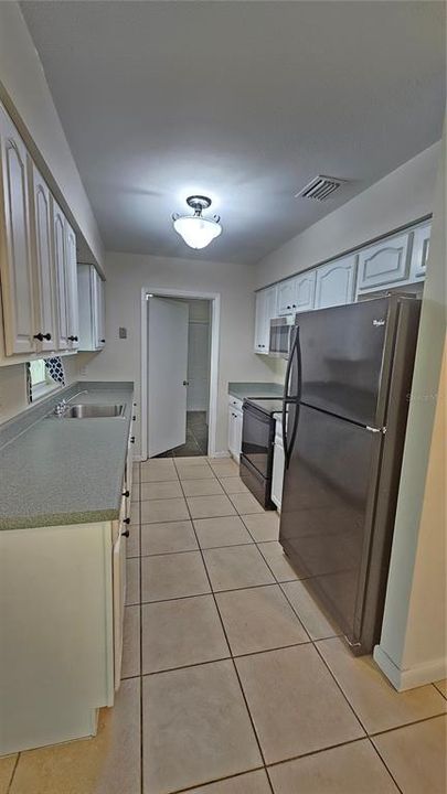 For Rent: $3,550 (3 beds, 2 baths, 1805 Square Feet)