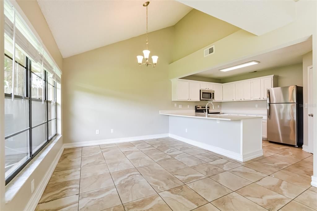 For Rent: $2,545 (3 beds, 2 baths, 1660 Square Feet)