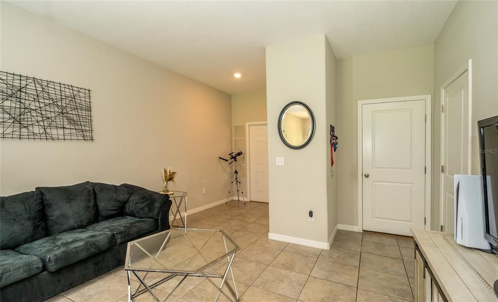 Active With Contract: $245,000 (3 beds, 2 baths, 1663 Square Feet)