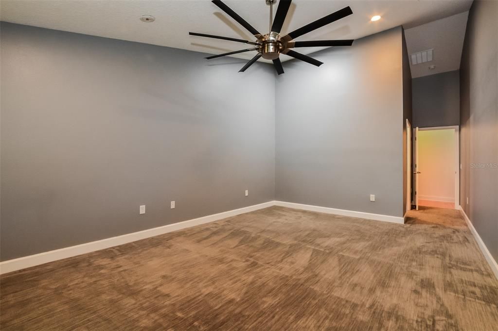 Active With Contract: $485,000 (3 beds, 2 baths, 2233 Square Feet)