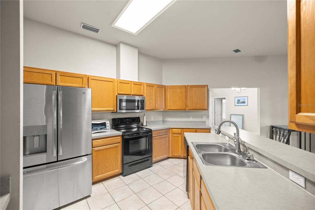 For Sale: $389,000 (4 beds, 2 baths, 2124 Square Feet)