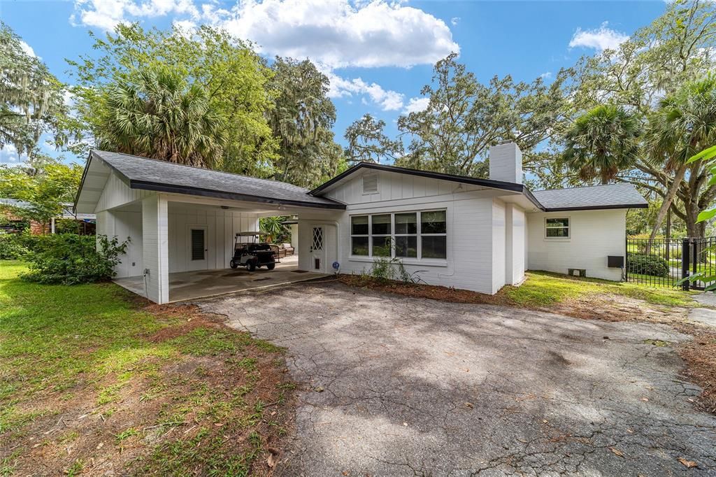 Active With Contract: $499,000 (3 beds, 2 baths, 2071 Square Feet)