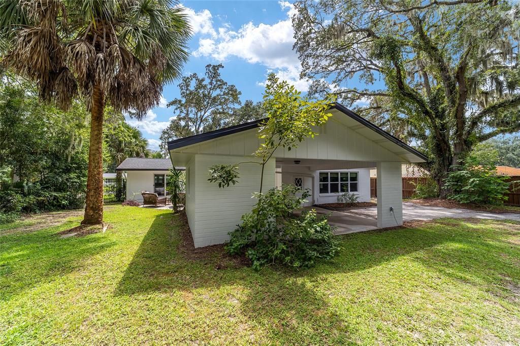 Active With Contract: $499,000 (3 beds, 2 baths, 2071 Square Feet)