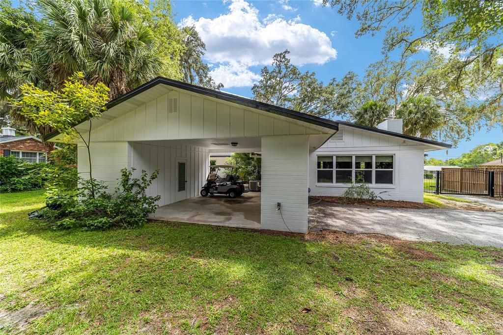 Active With Contract: $499,000 (3 beds, 2 baths, 2071 Square Feet)