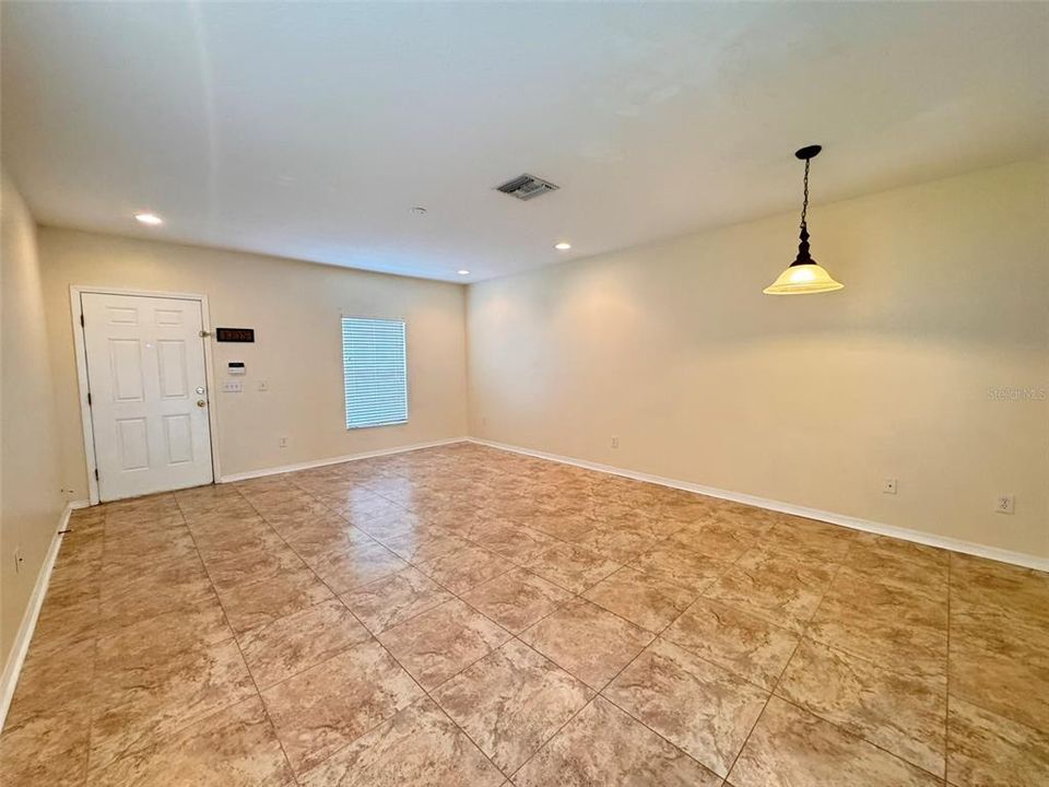 For Rent: $1,900 (2 beds, 2 baths, 1248 Square Feet)