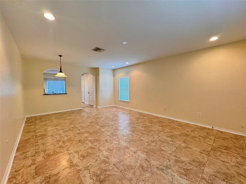 For Rent: $1,900 (2 beds, 2 baths, 1248 Square Feet)