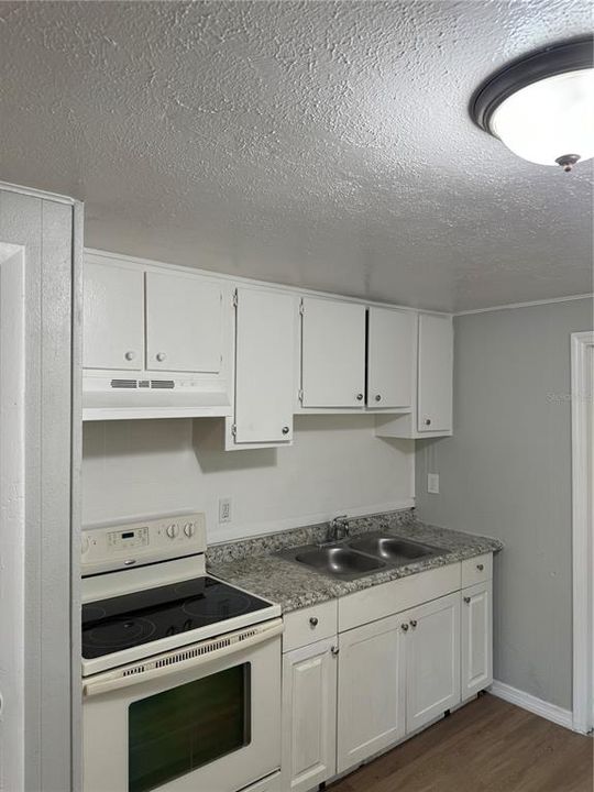 For Rent: $1,800 (2 beds, 1 baths, 850 Square Feet)