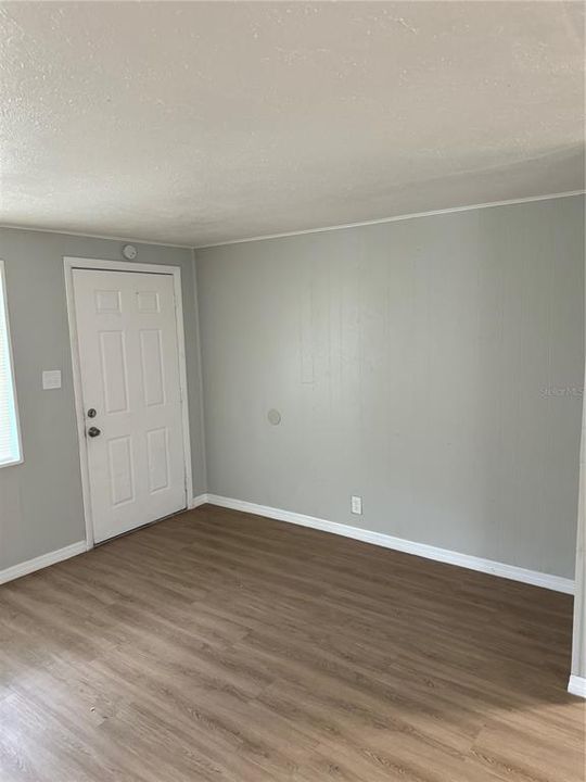 For Rent: $1,800 (2 beds, 1 baths, 850 Square Feet)