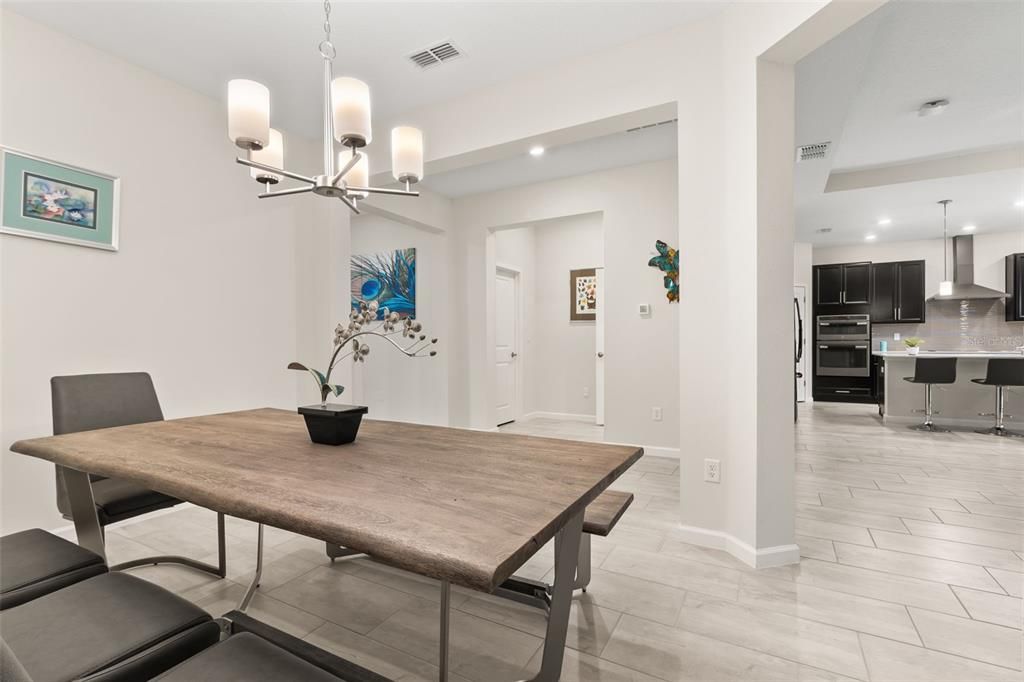 Active With Contract: $585,000 (3 beds, 3 baths, 2927 Square Feet)