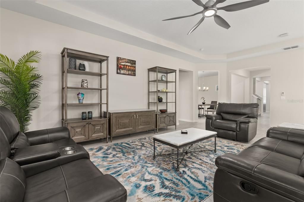 Active With Contract: $585,000 (3 beds, 3 baths, 2927 Square Feet)