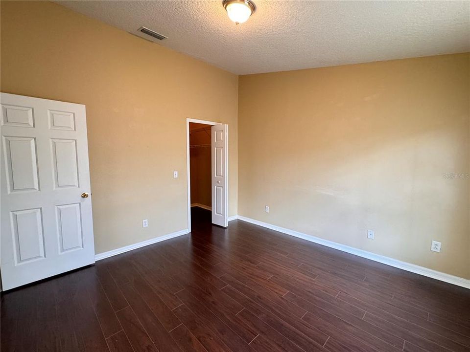 For Rent: $1,900 (3 beds, 2 baths, 1559 Square Feet)