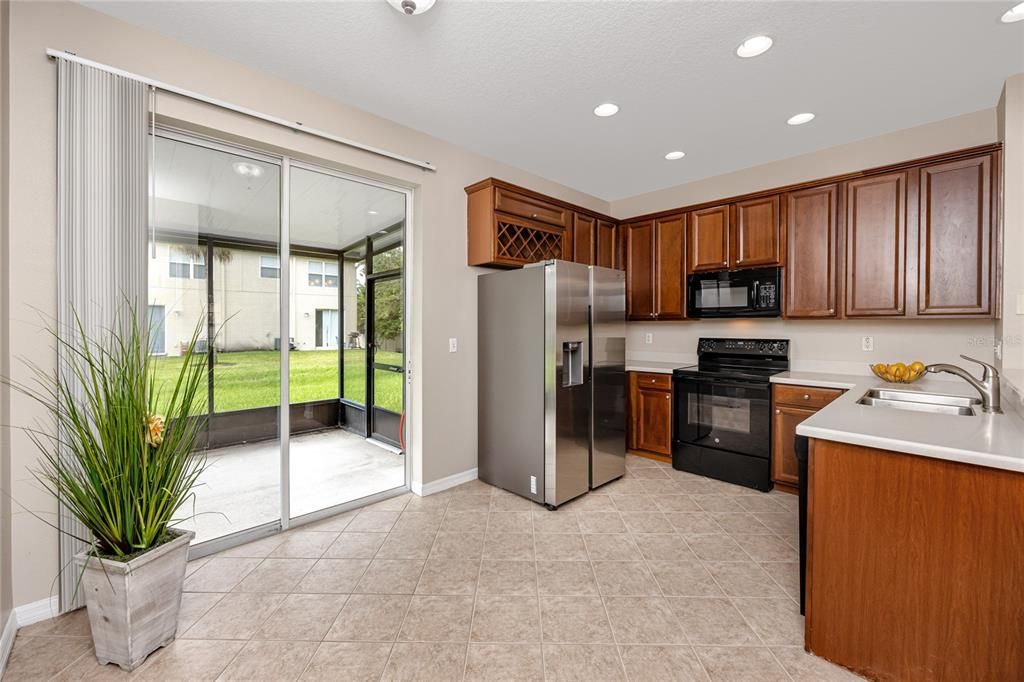 Active With Contract: $2,200 (2 beds, 2 baths, 1210 Square Feet)