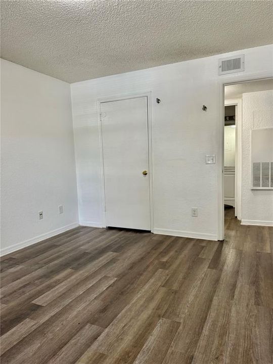 For Sale: $158,900 (1 beds, 1 baths, 627 Square Feet)