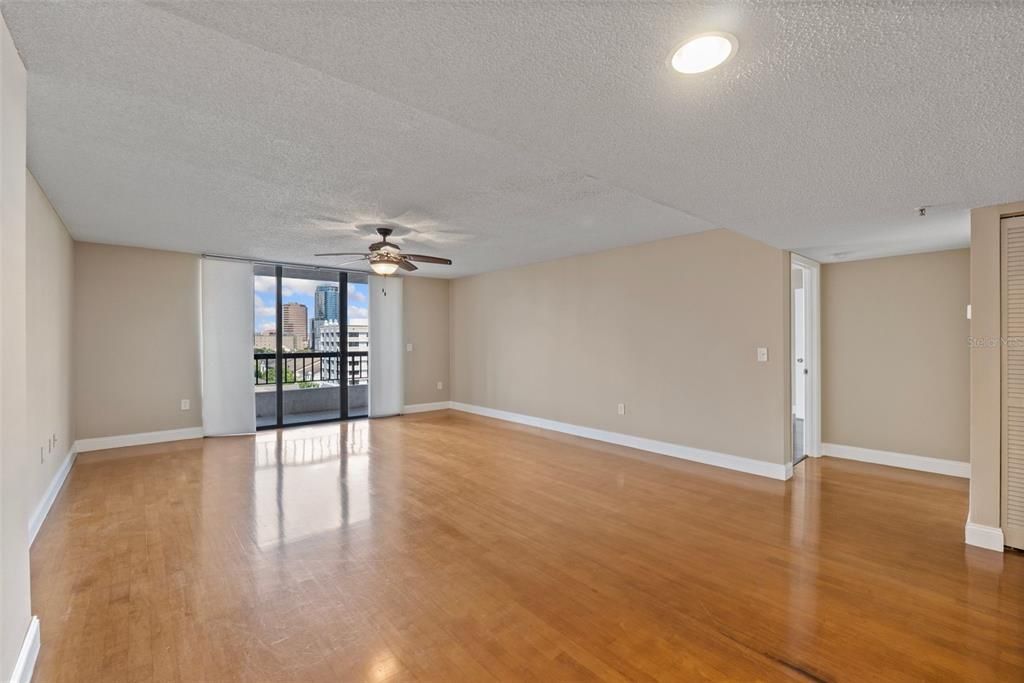 For Rent: $2,900 (2 beds, 2 baths, 1338 Square Feet)