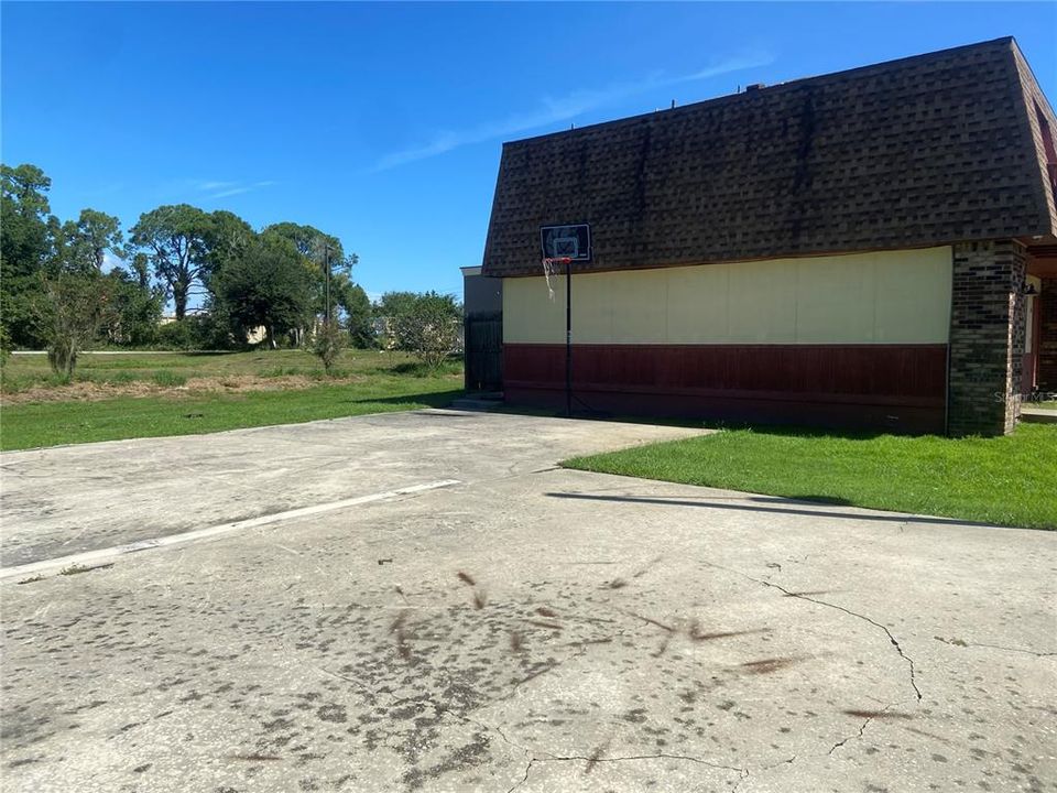 community basketball court